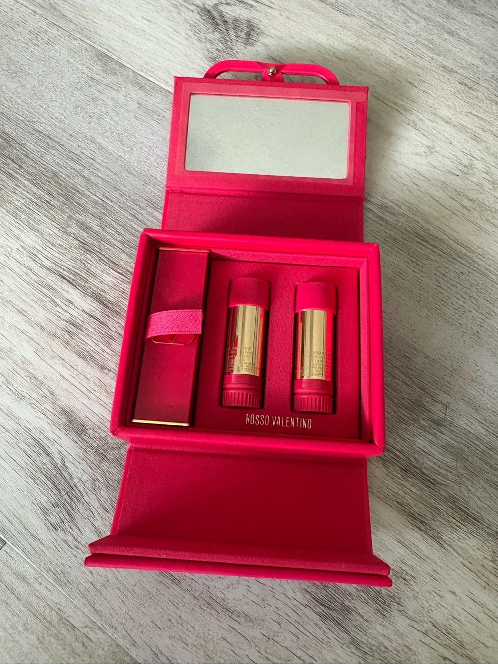 Rosso Valentino 3 Piece Refillable Lipstick Set Lipstick - Picture 3 of 4